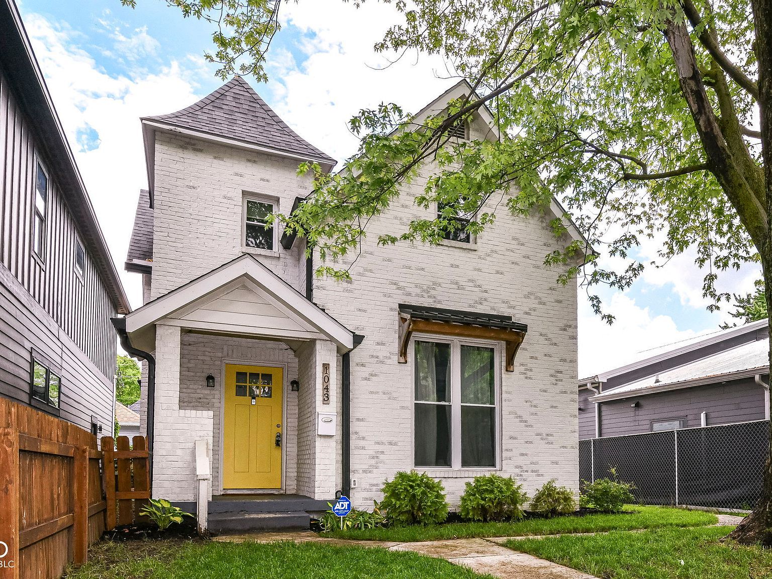 1043 N Beville Ave Indianapolis, IN 46201 - Thumbnail 2