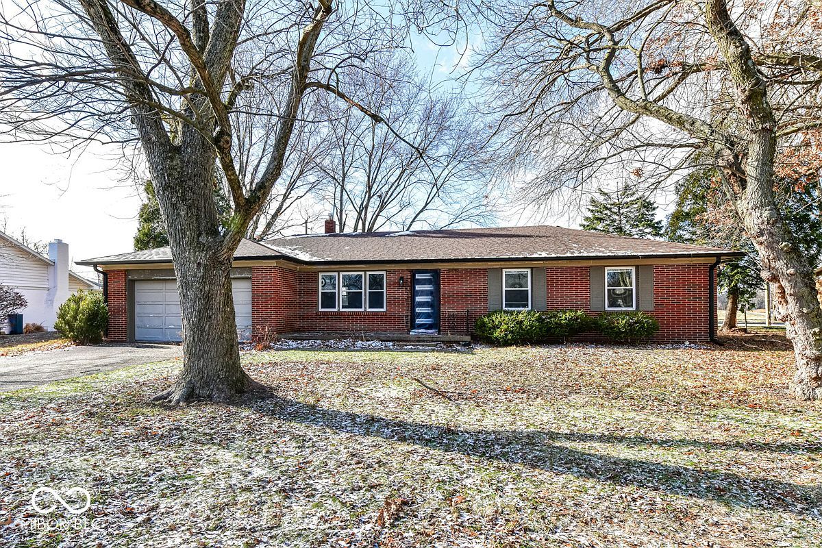 10640 Penn Dr Indianapolis, IN 46280  | Single Family