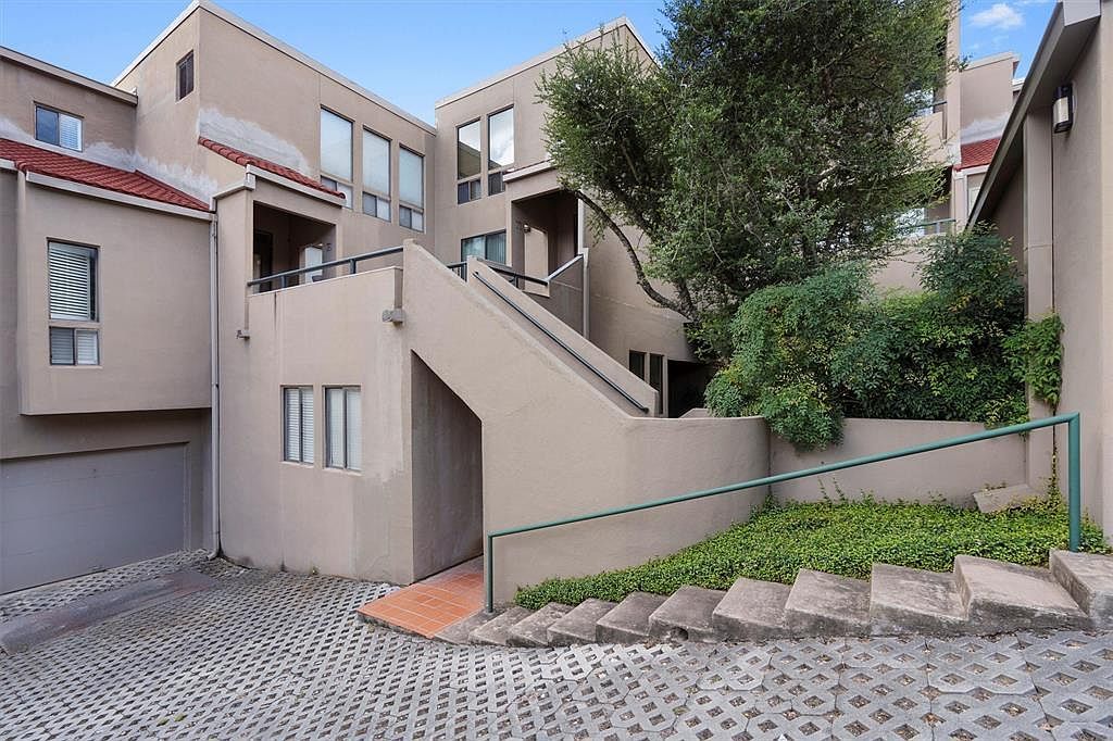 1707 Spyglass Dr APT 74 Austin, TX 78746 - Thumbnail 2