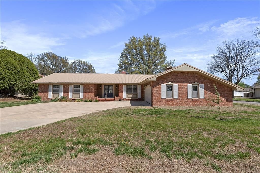 1022 S Larson Ave Chanute, KS 66720 - Thumbnail 2