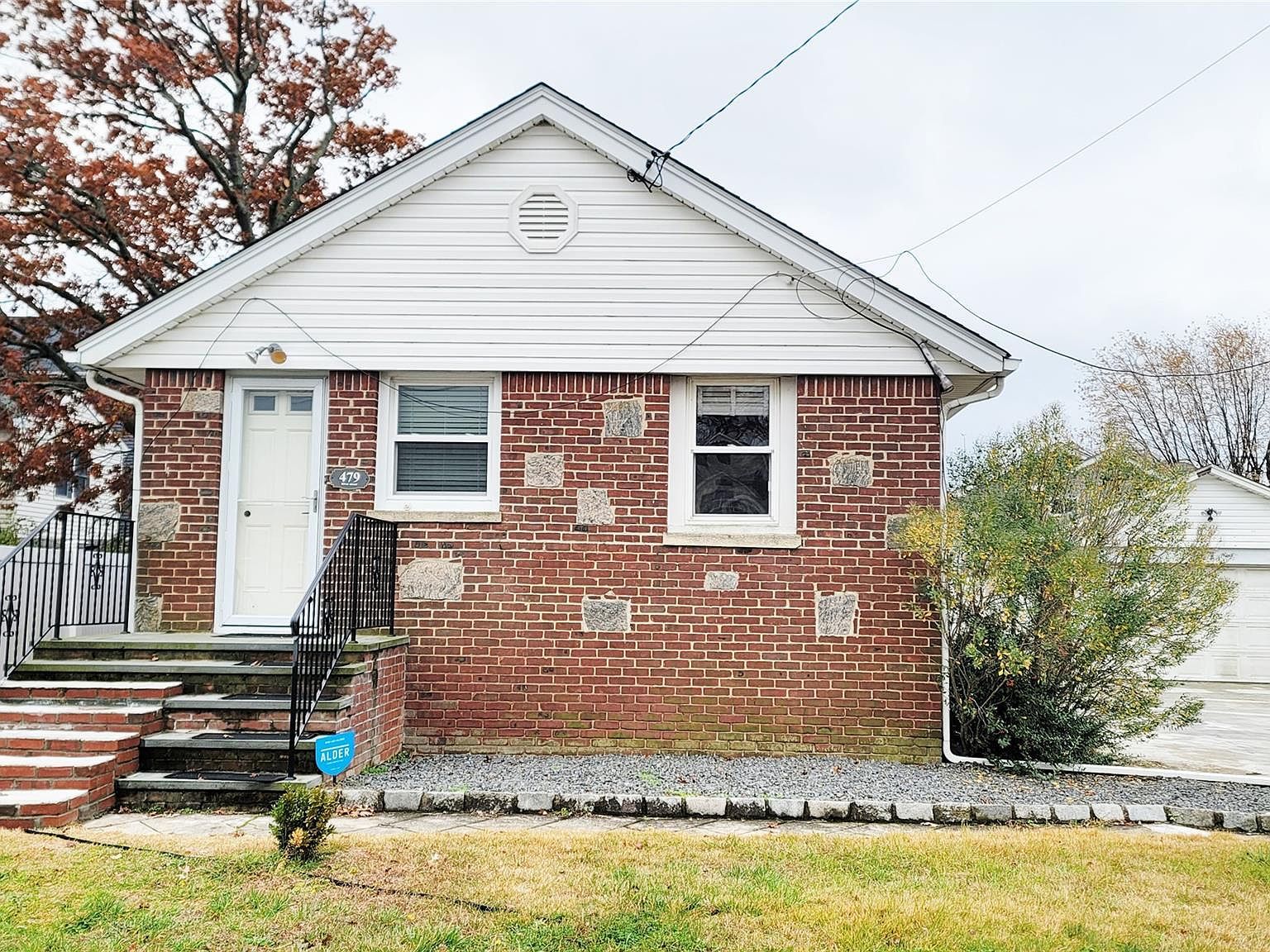 469 River St Oceanside, NY 11572 - Thumbnail 2