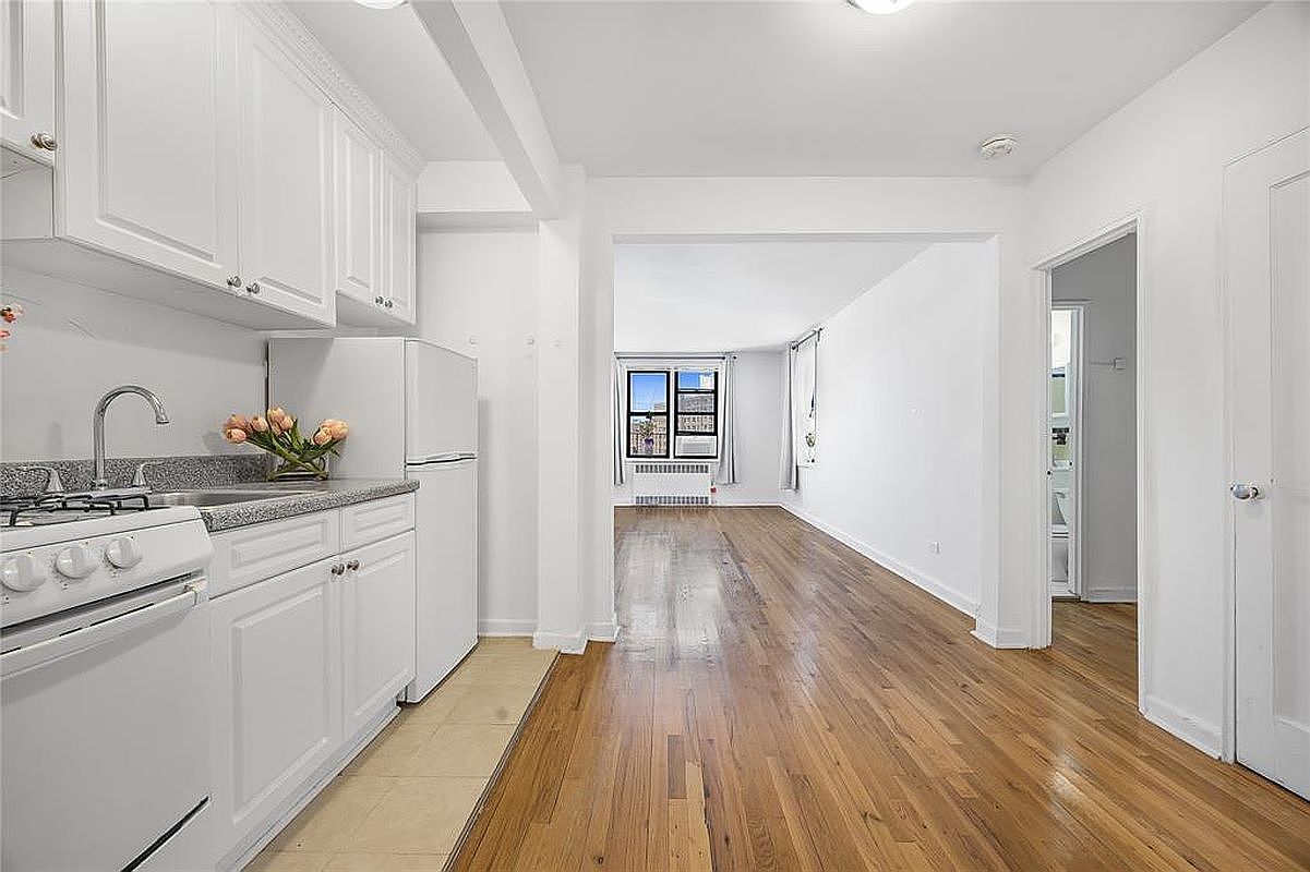 99-63 66th Ave APT F7 Rego Park, NY 11374 - Thumbnail 2