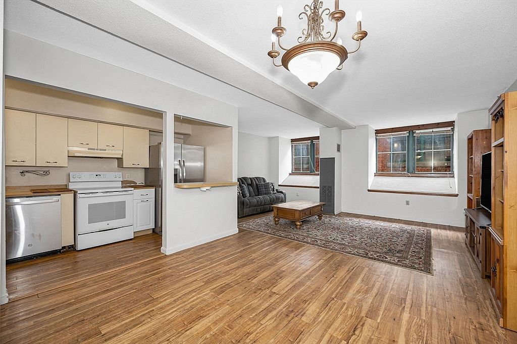 200 Market St APT 115 Lowell, MA 01852 - Thumbnail 2