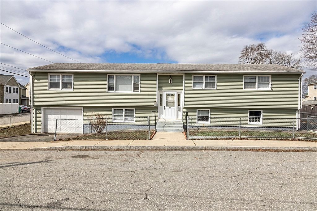 35 Nelson Ave Lowell, MA 01852  | Multi Family