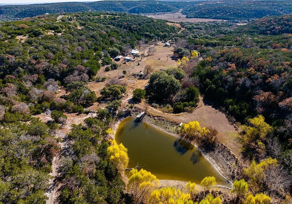 150 Coker Holw S Kerrville, TX 78028 - Thumbnail 2