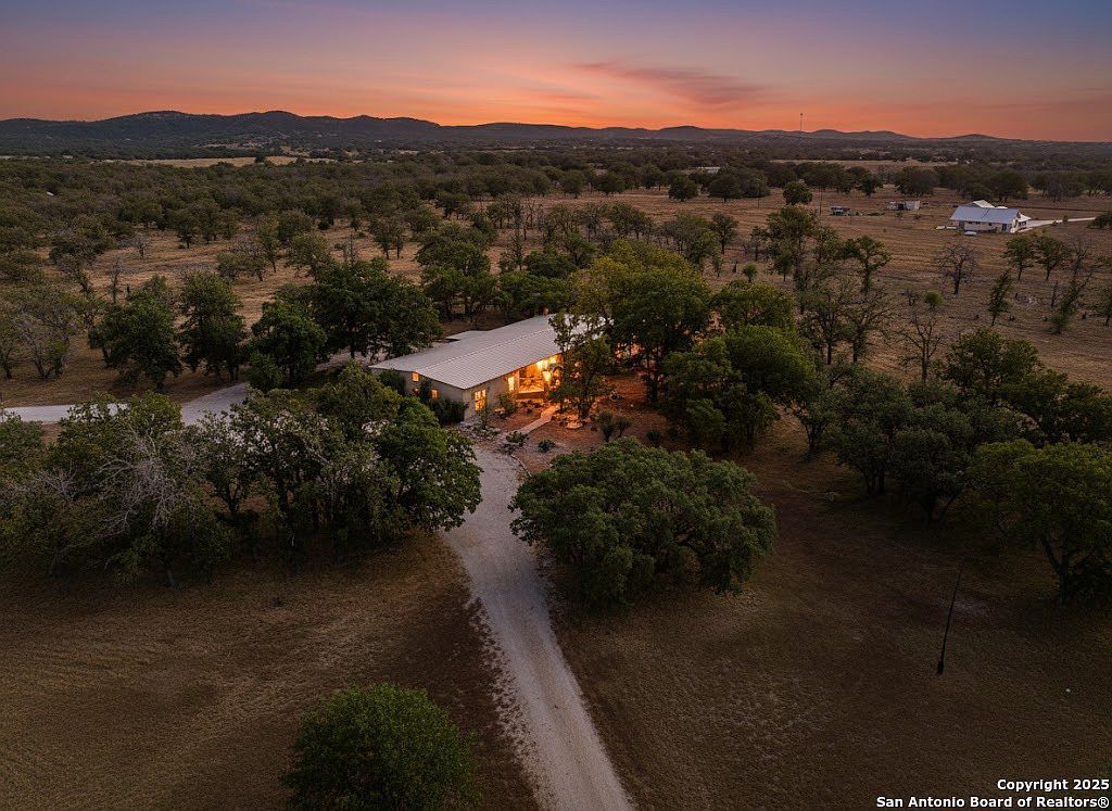 1158 Orchard Park Blvd Medina, TX 78055 - Thumbnail 2