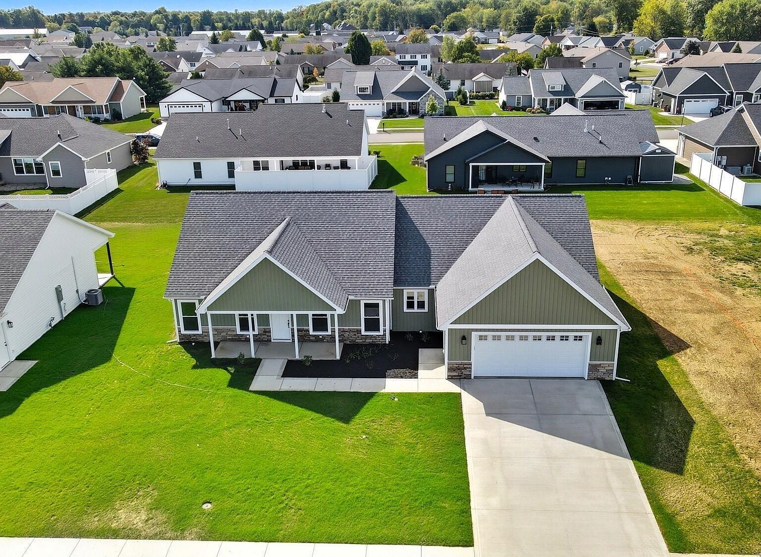 3705 Comanche Dr Lima, OH 45807 - Thumbnail 2