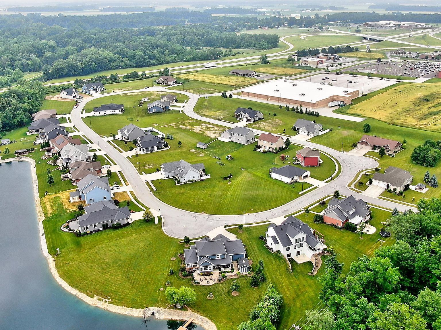 313 Miami Erie Cir Saint Marys, OH 45885 - Thumbnail 2