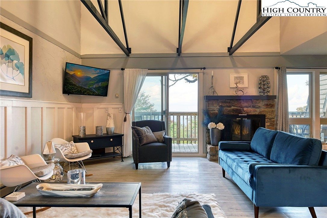 101 Courtside Ln #A2 Banner Elk, NC 28604 - Thumbnail 2