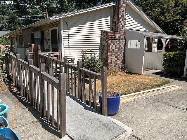 512 S Howard St Newberg, OR 97132 - Thumbnail 2