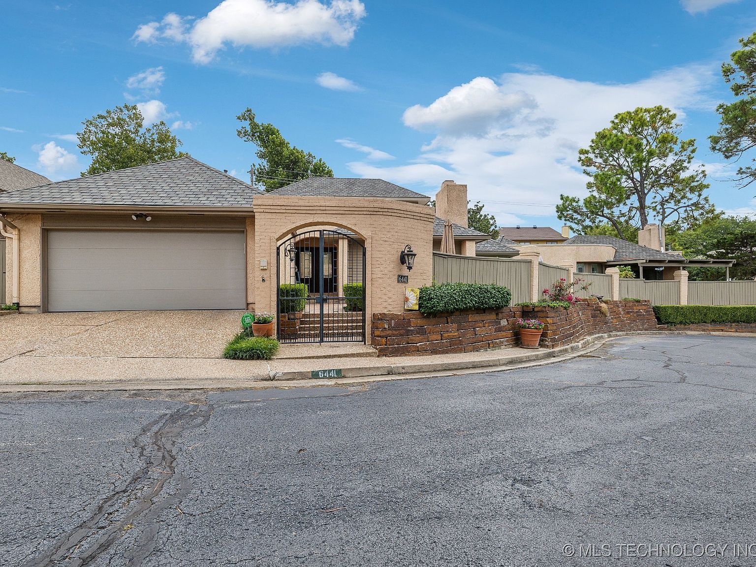 6441 S Oswego Ave Tulsa, OK 74136 - Thumbnail 2