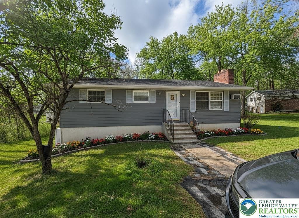 162 Independence Rd East Stroudsburg, PA 18301 - Thumbnail 2