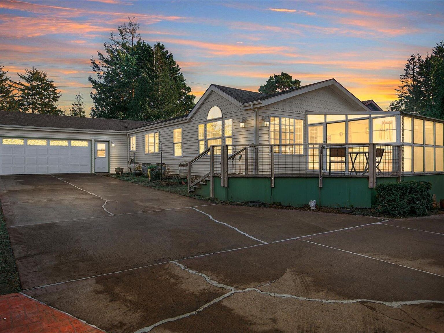 240 SW View Dr Waldport, OR 97394 - Thumbnail 2