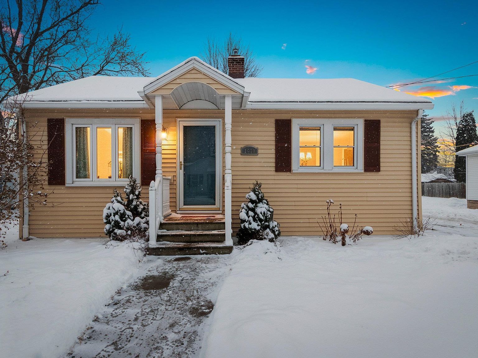 1630 Crooks St Green Bay, WI 54302 - Thumbnail 2