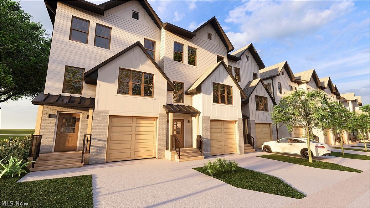 32622 Warren Rd Cleveland, OH 44111, 44111