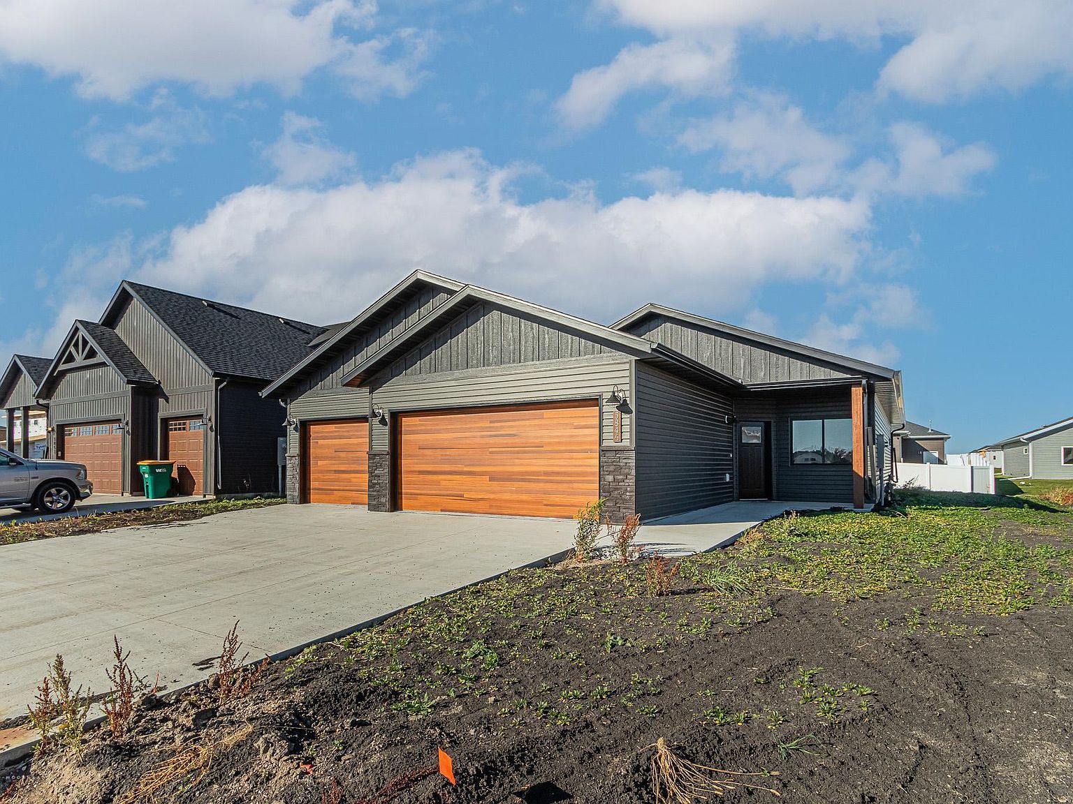 5846 James Dr W Fargo, ND 58078 - Thumbnail 2