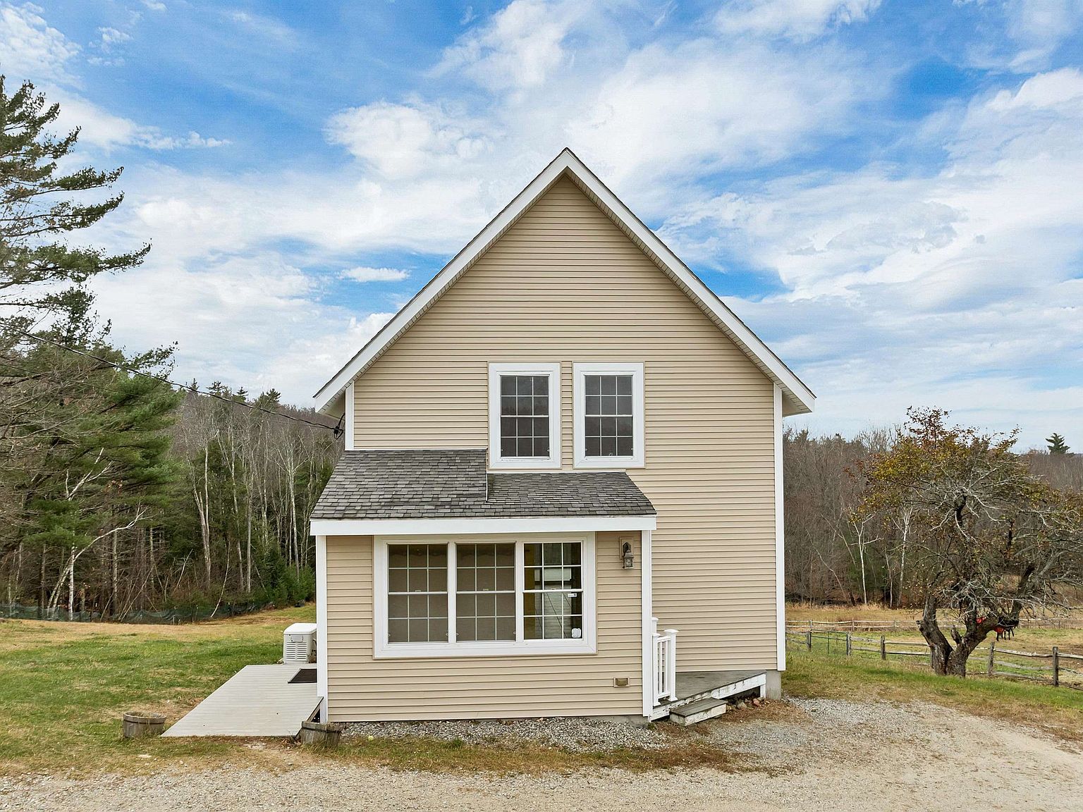 227 Twist Hill Rd Dunbarton, NH 03046 - Thumbnail 2