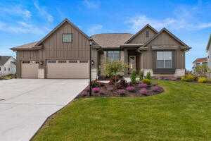 N55W19373 Red Crown Lane, Menomonee Falls, WI, USA, 53051  | Single Family