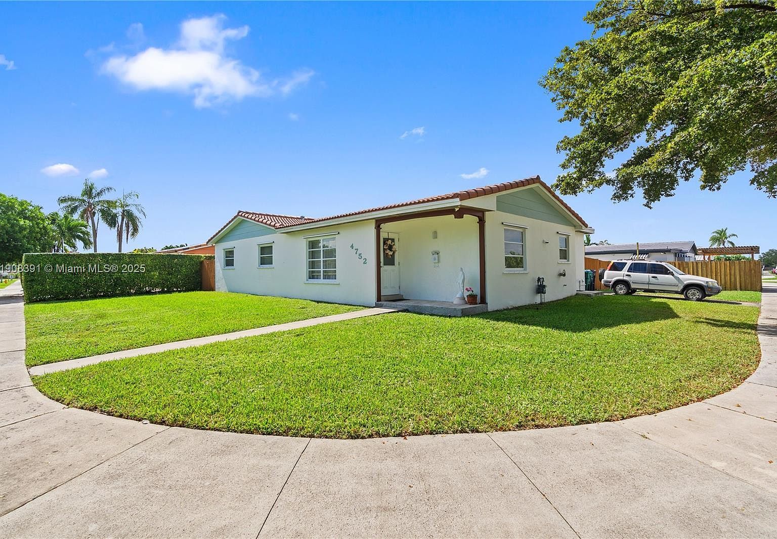 4752 SW 127th Ct Miami, FL 33175 - Thumbnail 2