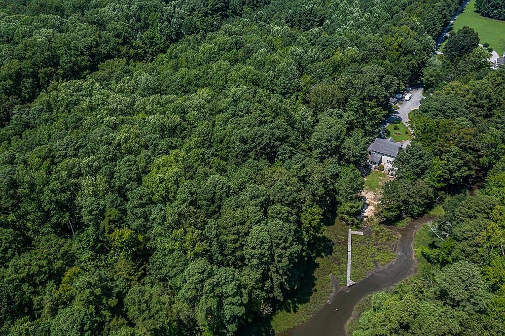 14 Indian Pointe Dr Kilmarnock, VA 22482 - Thumbnail 2