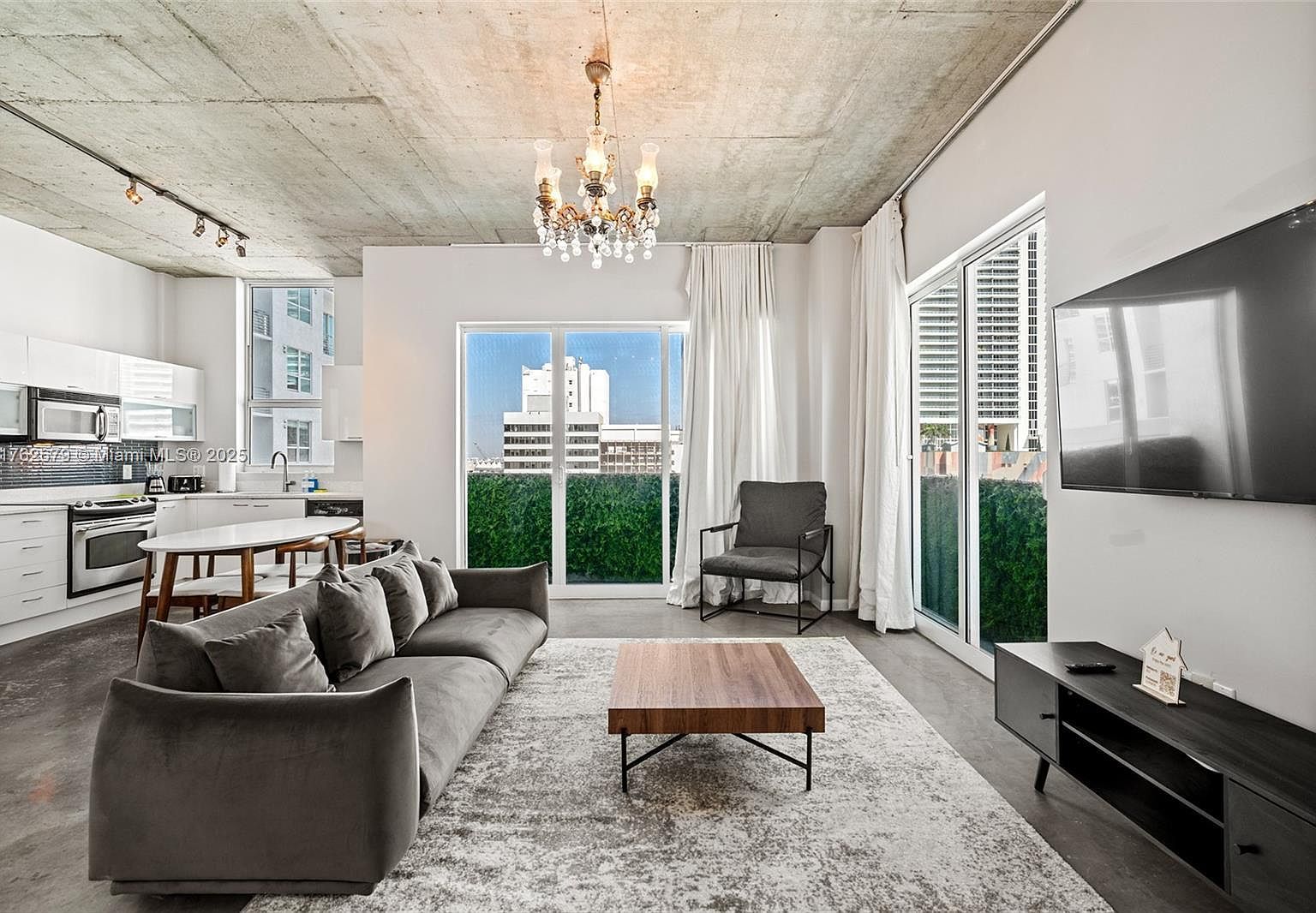 133 NE 2nd Ave APT 912 Miami, FL 33132 - Thumbnail 2