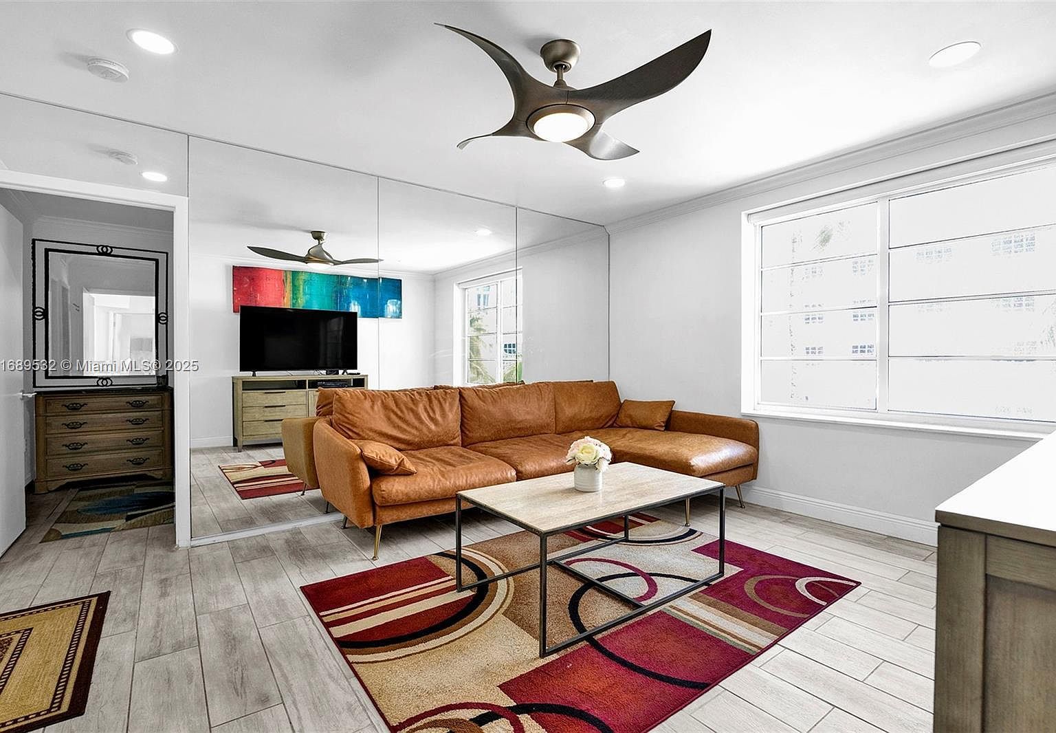 1460 Ocean Dr APT 305 Miami Beach, FL 33139 - Thumbnail 2