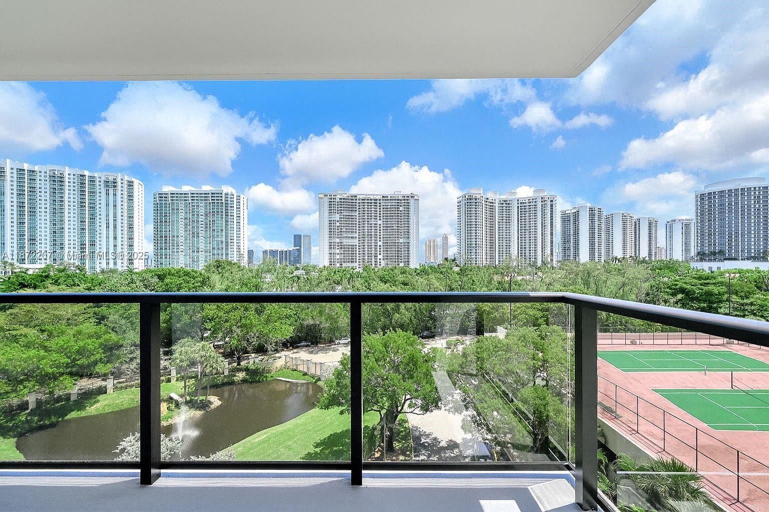 18181 NE 31st Ct APT 807 Aventura, FL 33160 - Thumbnail 2