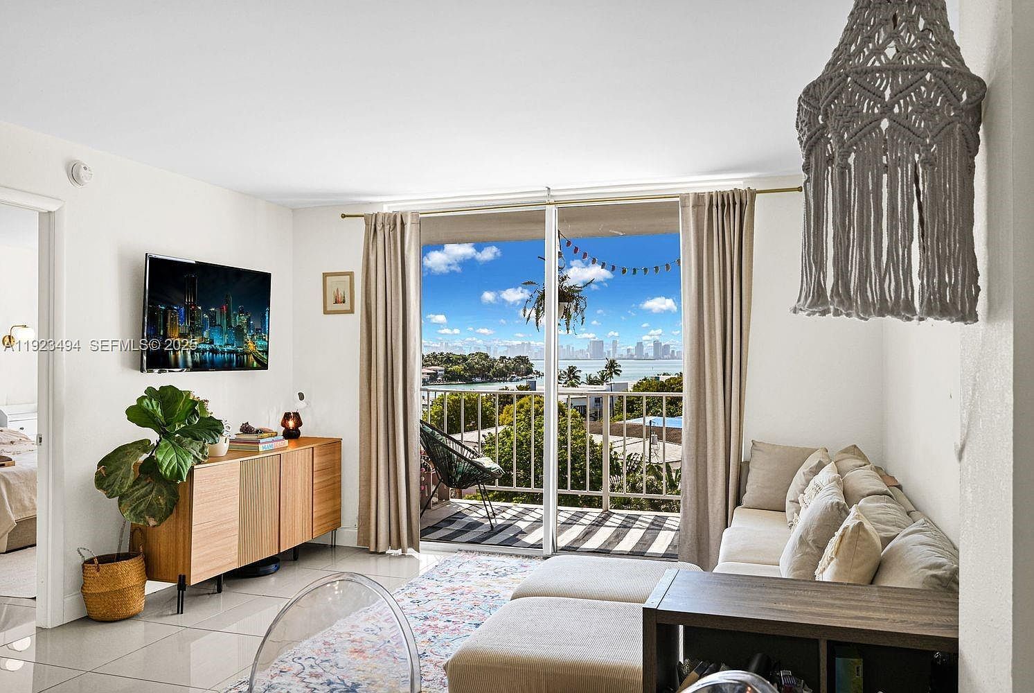 6900 Bay Dr APT 6B Miami Beach, FL 33141 - Thumbnail 2