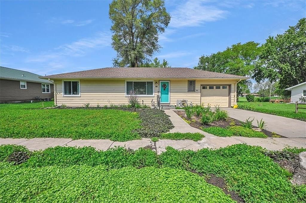 208 4th St Winchester, KS 66097 - Thumbnail 2