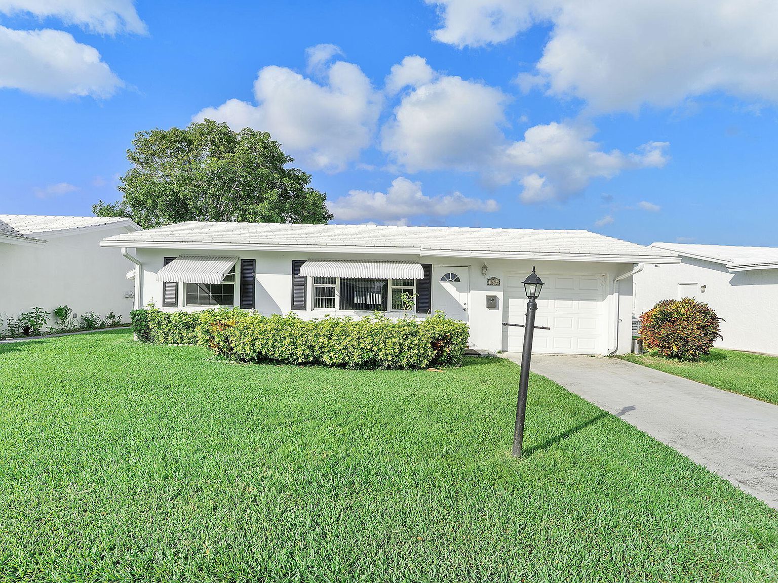 1904 SW Golf Ln Boynton Beach, FL 33426 - Thumbnail 2