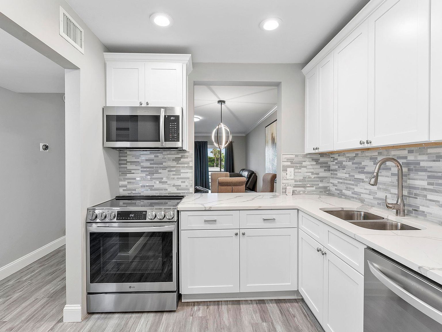 118 Lake Constance Dr West Palm Beach, FL 33411 - Thumbnail 2