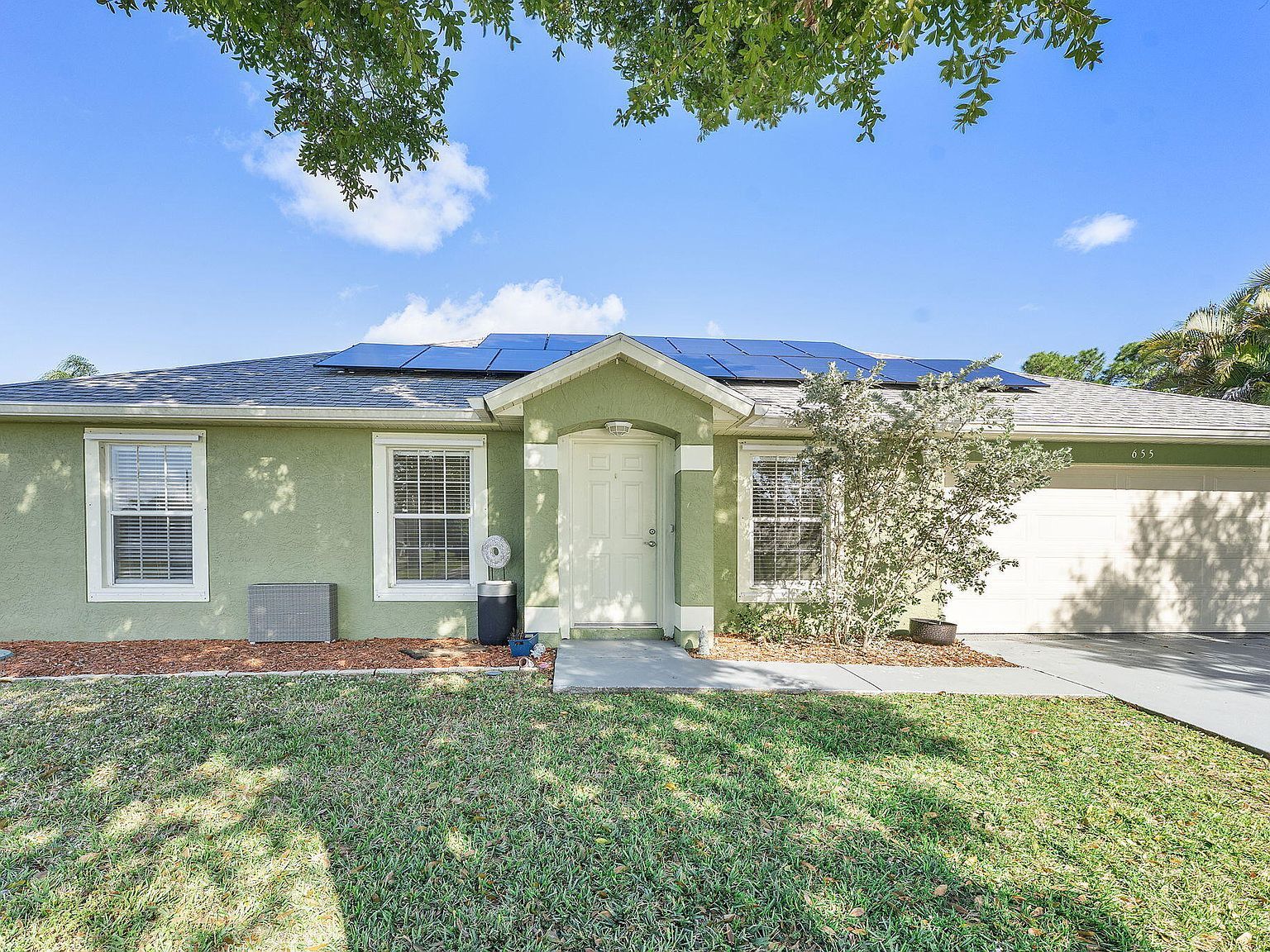 655 SE Ron Rico Ter Port Saint Lucie, FL 34983 - Thumbnail 2