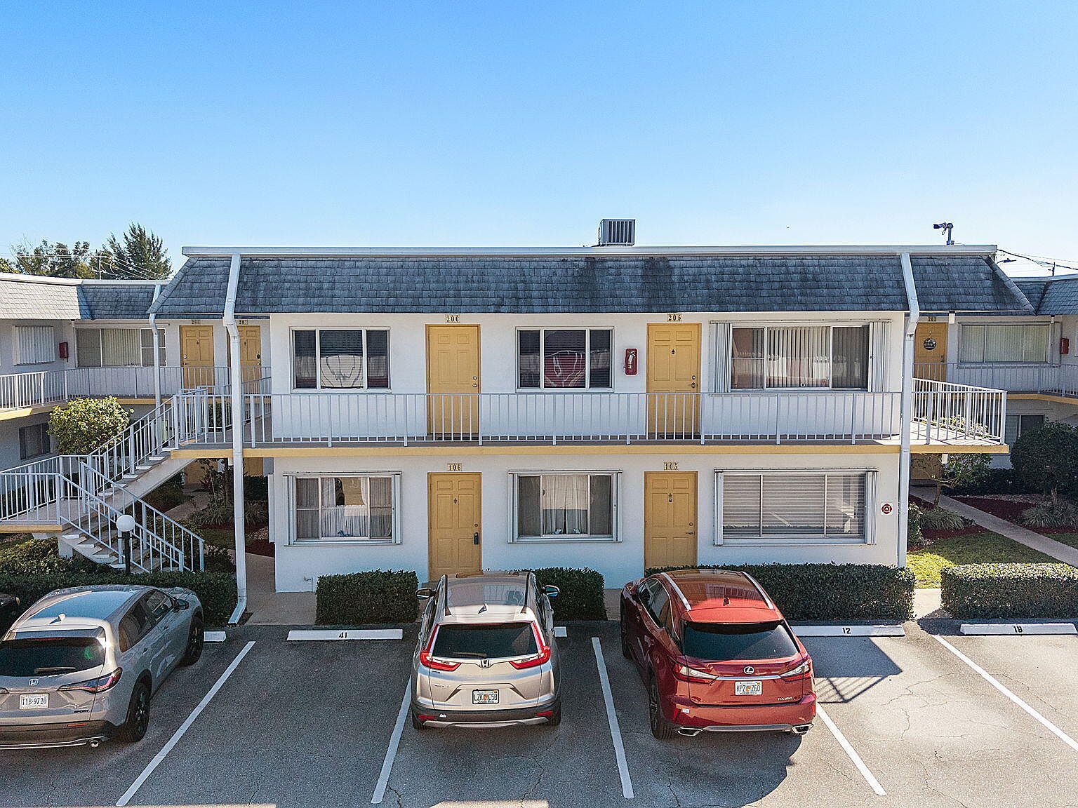 3322 Cynthia Ln APT 102 Lake Worth, FL 33461 - Thumbnail 2