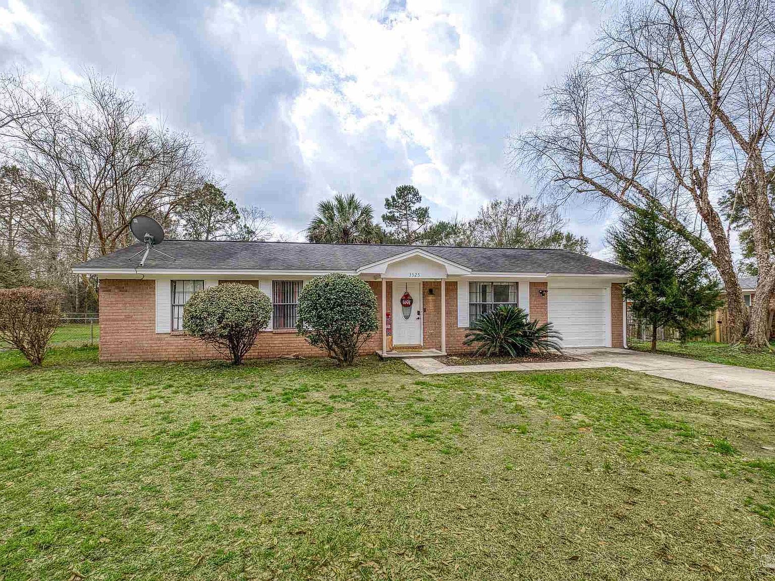 3525 Apple Wood Ln Cantonment, FL 32533 - Thumbnail 2