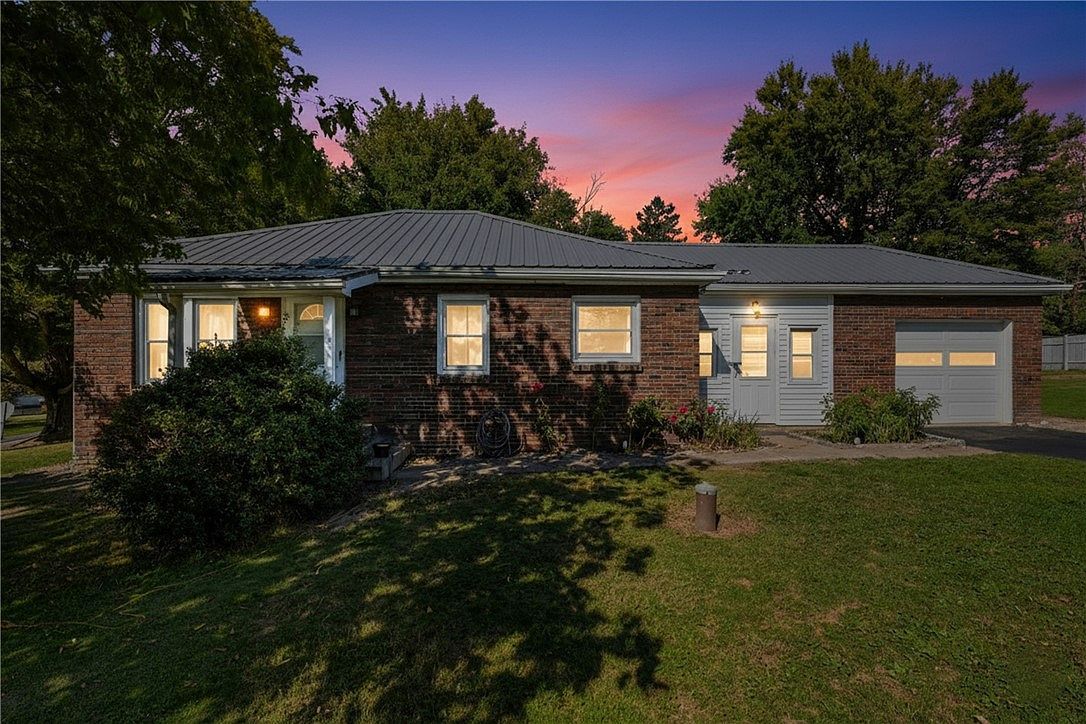 105 Williamson Rd Greenville, PA 16125 - Thumbnail 2