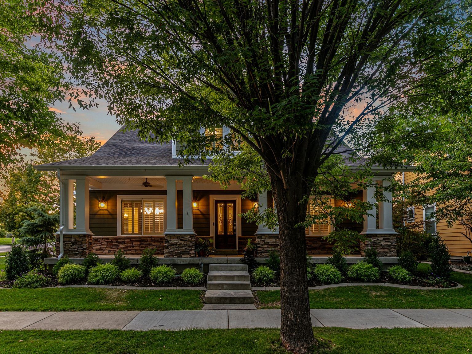 4536 W Silent Rain Dr South Jordan, UT 84009 - Thumbnail 2