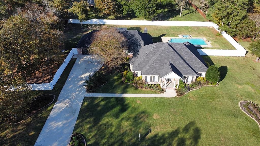 101 Southern Trace Dr Lufkin, TX 75901 - Thumbnail 2