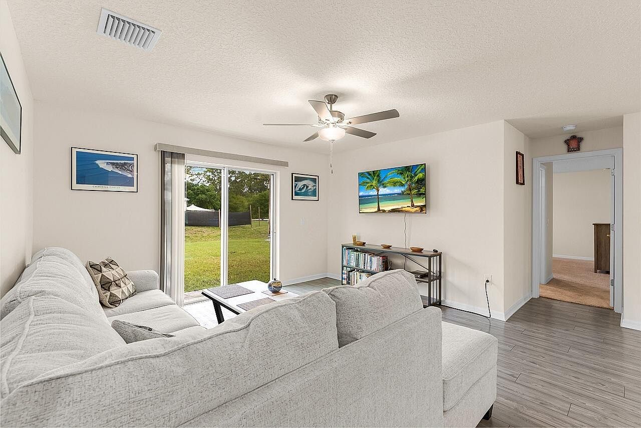 8275 105th Ct Vero Beach, FL 32967  | Single Family