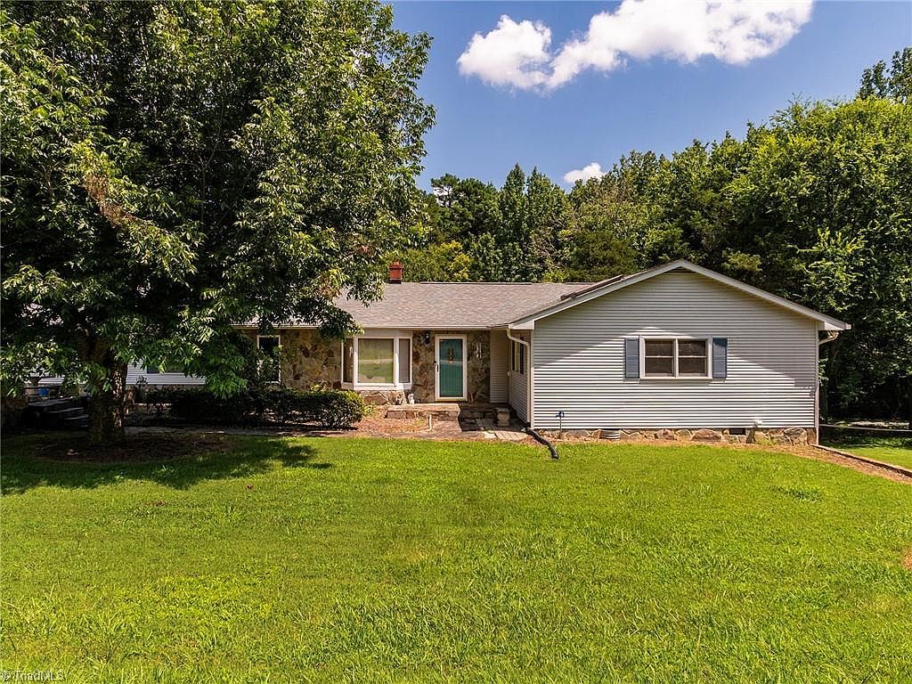 6364 Kimesville Rd Liberty, NC 27298 - Thumbnail 2