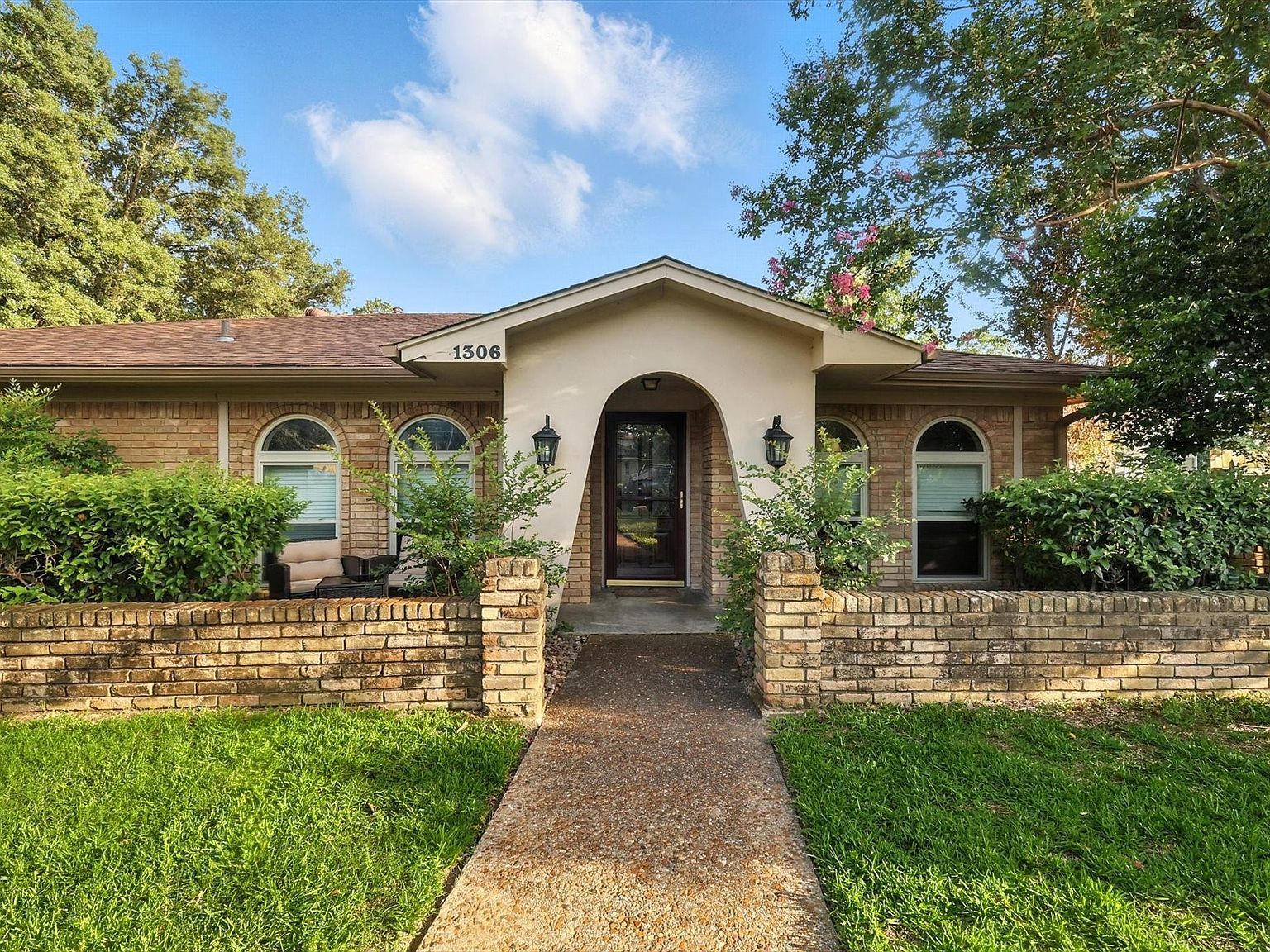 1306 Drexel Dr Irving, TX 75061  | Single Family