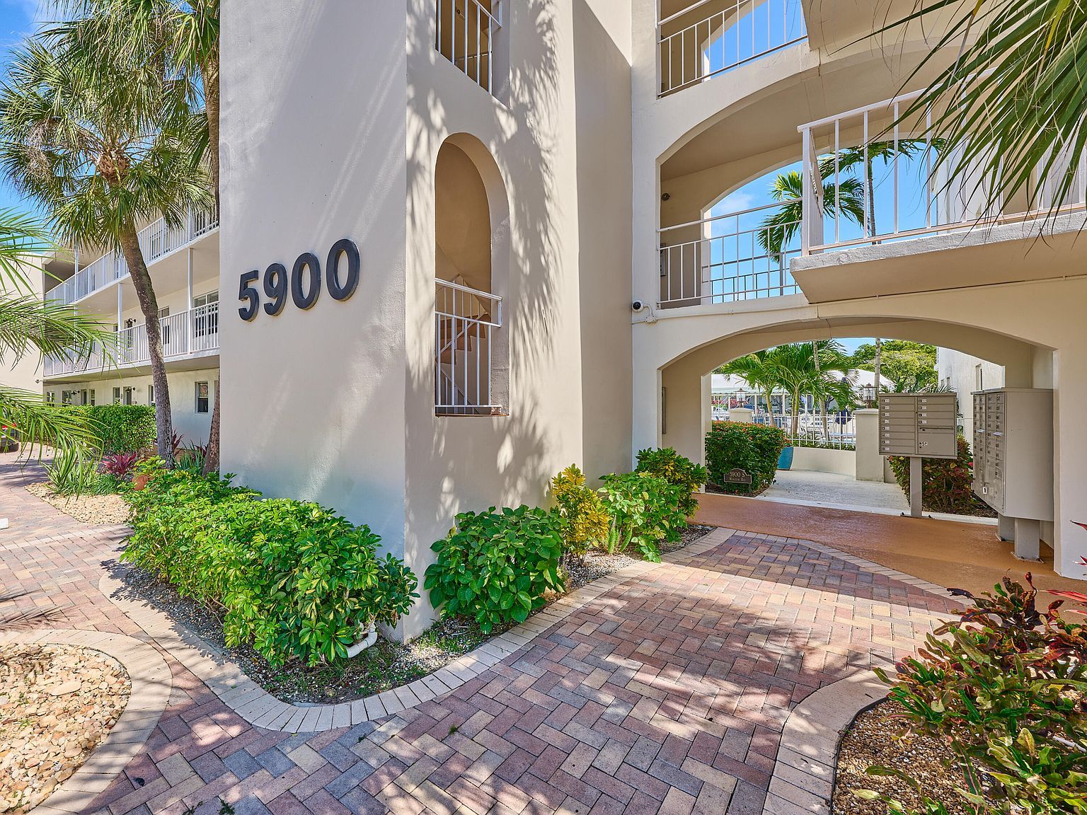 5900 NE 7th Ave APT 204N Boca Raton, FL 33487 - Thumbnail 2