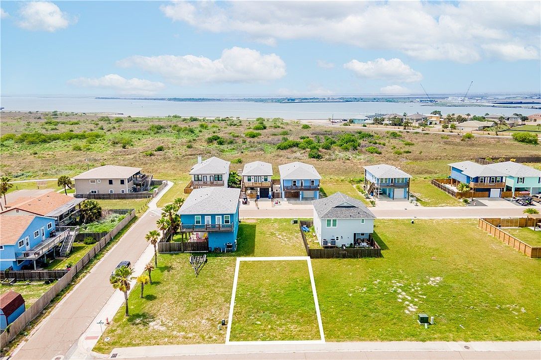 253 Port Arthur St Port Aransas, TX 78373 - Thumbnail 2