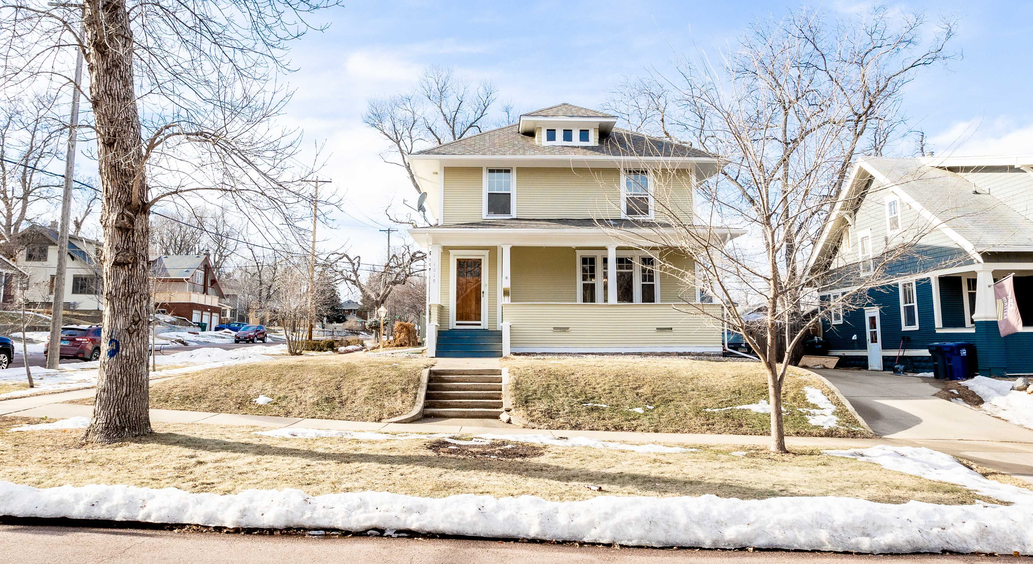 1019 South 3rd Avenue, Sioux Falls, SD, USA, 57105  | Single Family