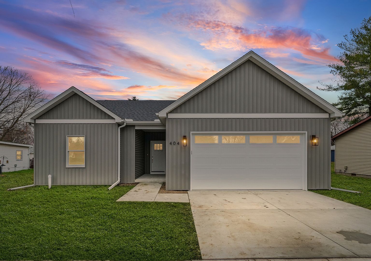 404 E Sherman St Saint Joseph, IL 61873 - Thumbnail 2