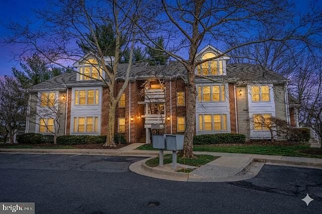 11168 Beaver Trail Ct Reston, VA 20191 - Thumbnail 2