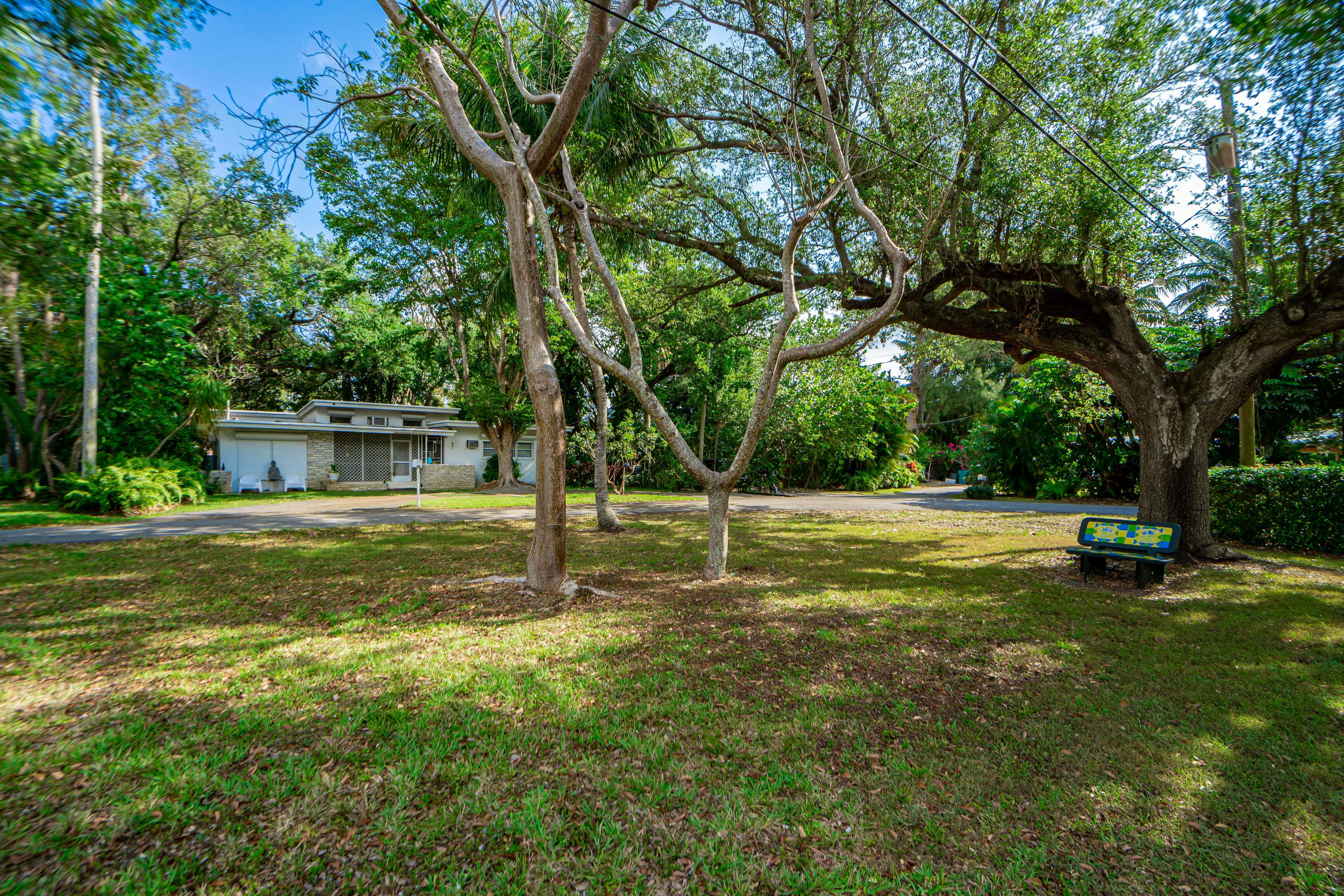 705 Northeast 120th Street, Biscayne Park, FL, USA, 33161 - Thumbnail 3