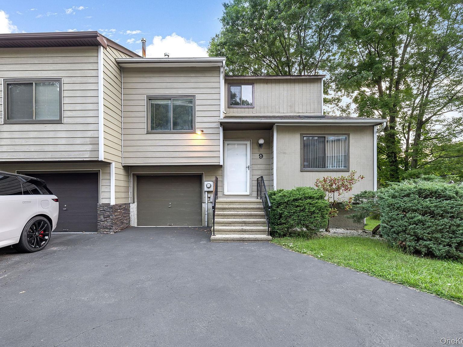 9 Spruce Ct Fishkill, NY 12524 - Thumbnail 2