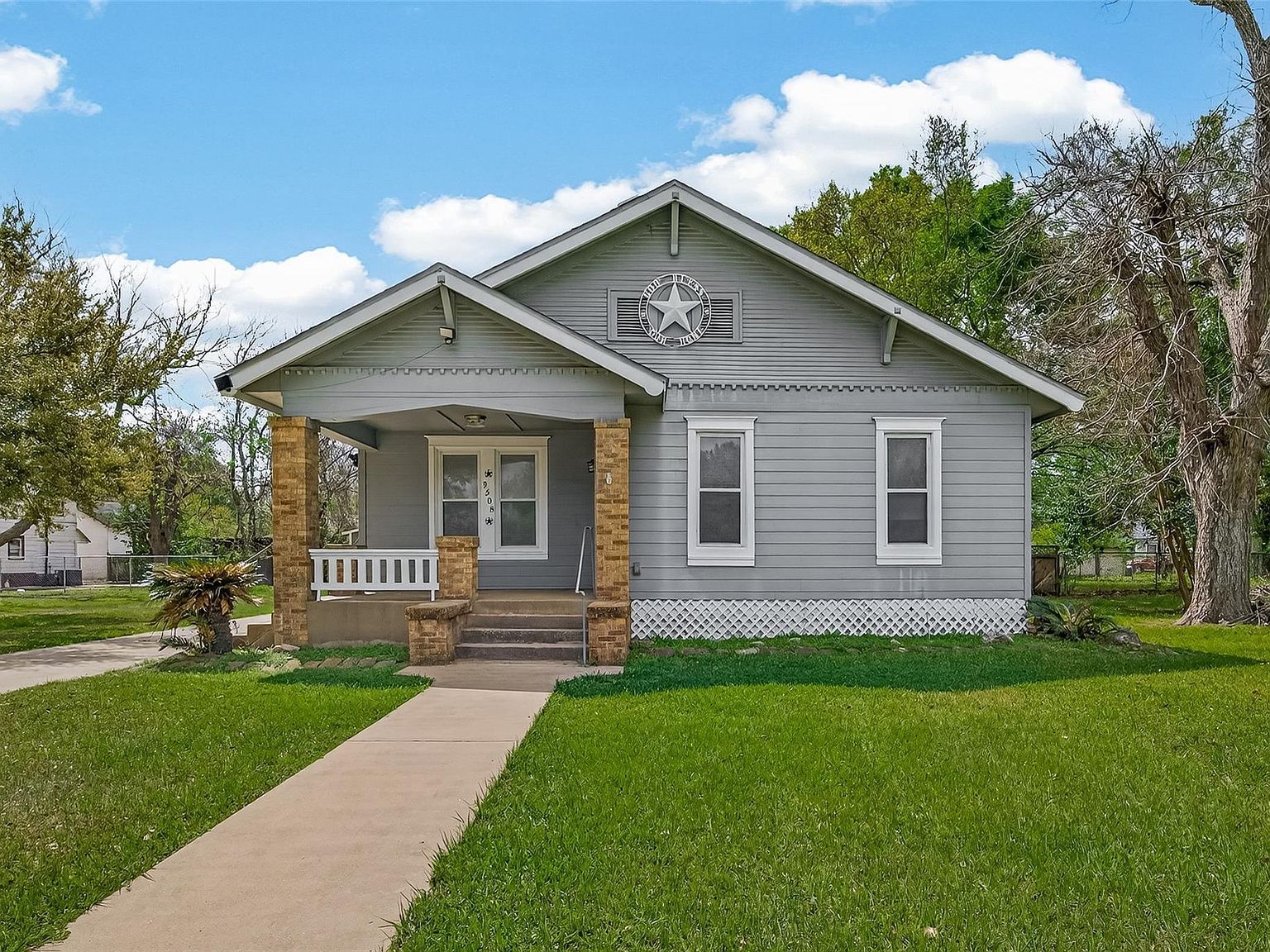 2508 6th St Bay City, TX 77414 - Thumbnail 2