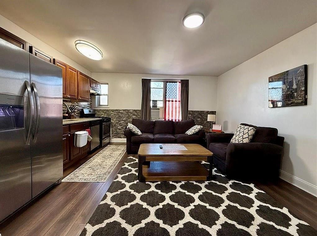 565 Castleton Ave APT 2B Staten Island, NY 10301  | Condominium