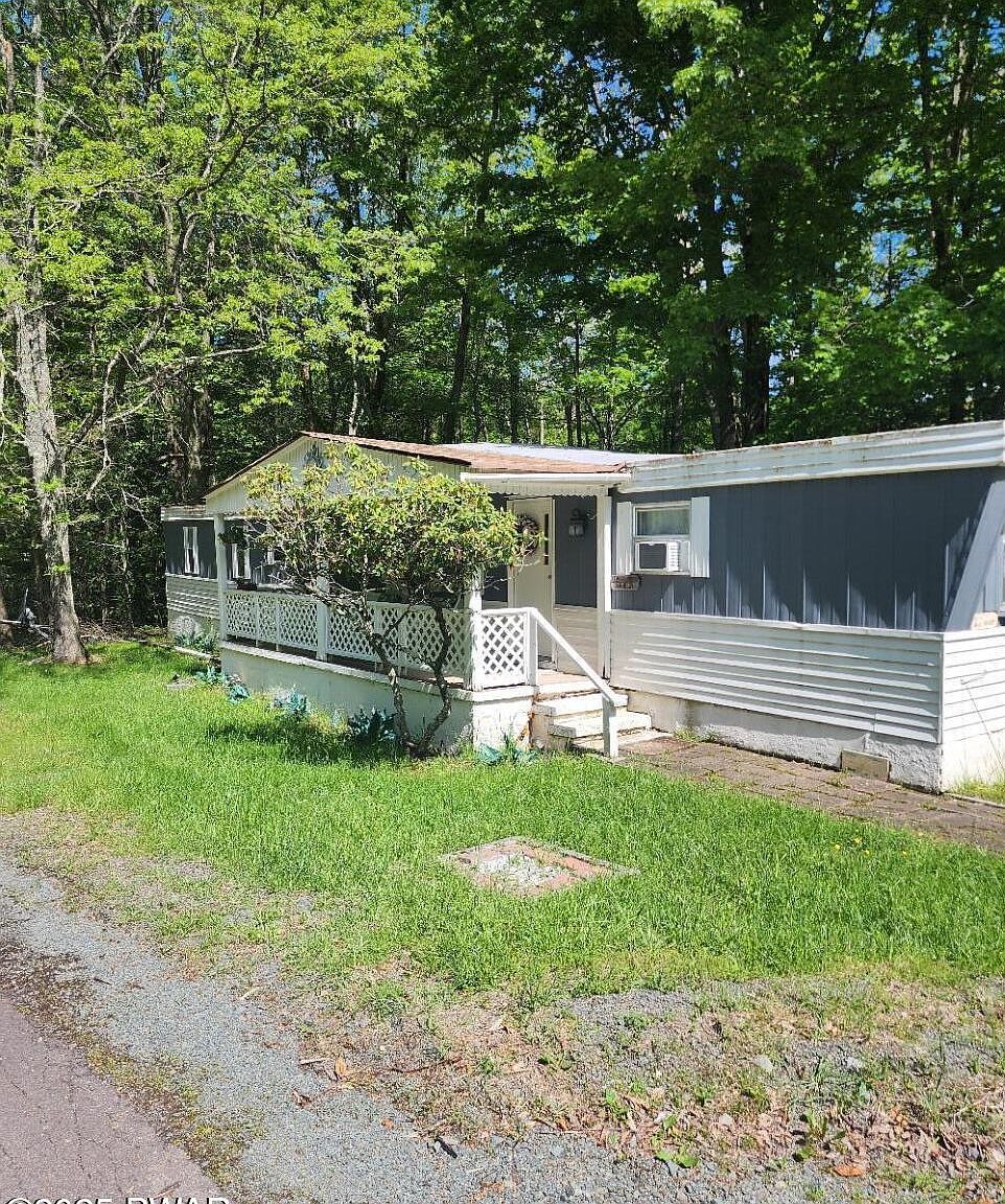 100 S Granite Dr Greentown, PA 18426  | New build